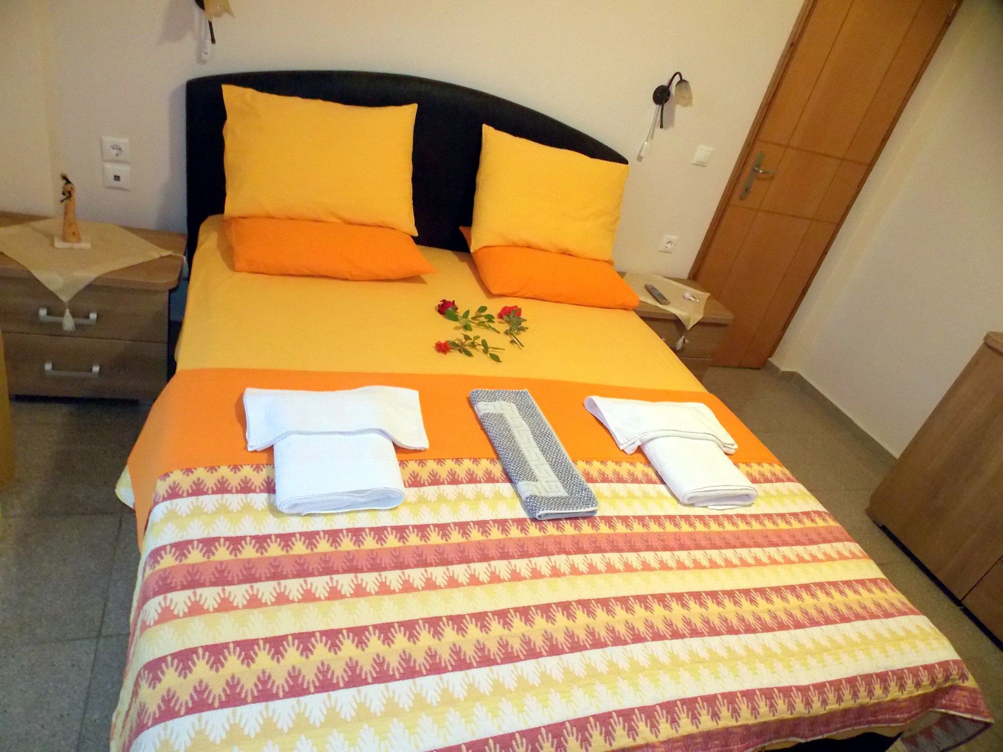 Nikos Apartments Ситонья Экстерьер фото